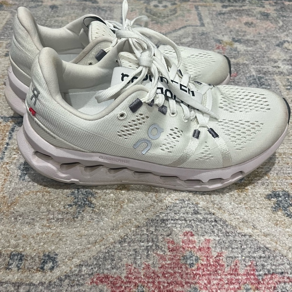 On Cloud sneakers size 6